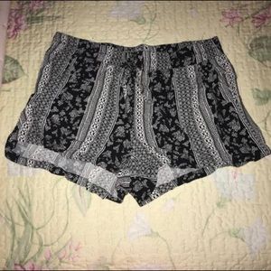 Bebop patterned shorts